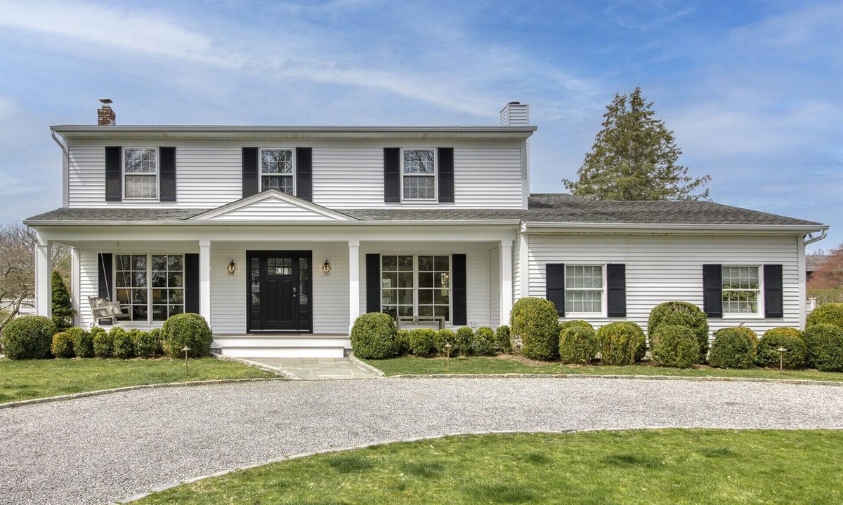 Village of Southampton House | Enchanting village house