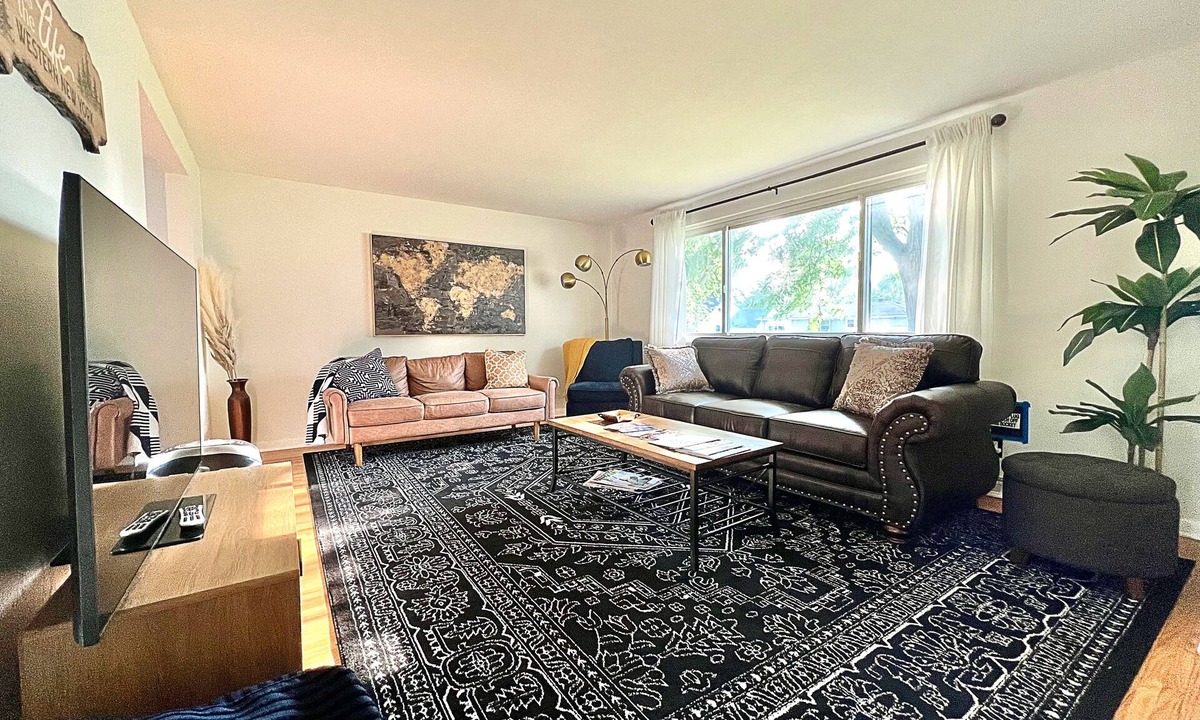 Amherst House | Entire Home w/Patio & BBQ + Free Parking