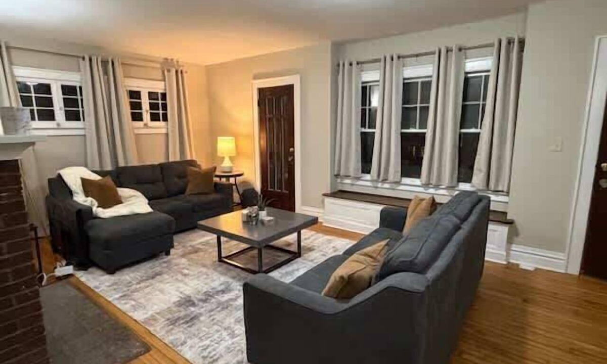 Eastside House | Entire Home - Walk to SU, JMA Dome, hospitals, Downtown