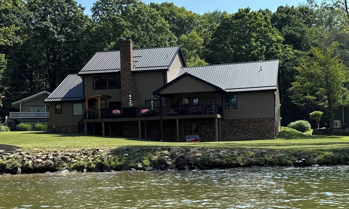 Treasure Lake House | Entirely Remodeled Lake Front Five Bedroom Home large deck & dock NEW to VRBO!