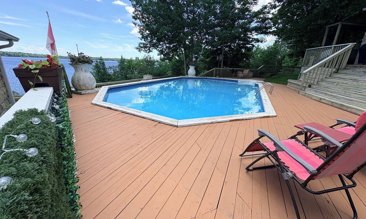 Rideau Lakes House | “Escape the city, embrace the serenity" Spring, summer and Fall Getaway !