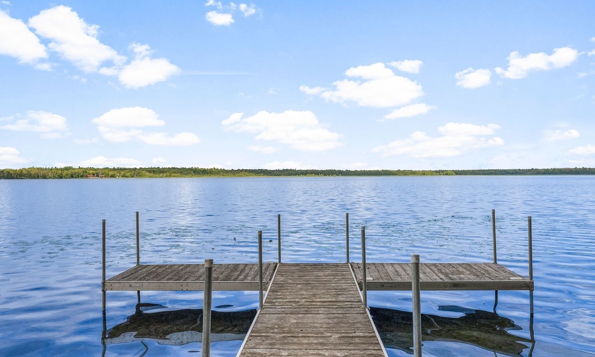 Calabogie Cottage | Escape to Four Seasons at Calabogie, a cozy chalet that welcomes you year-round!