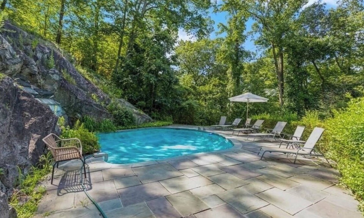 Armonk House | Estate Home with Pool and Privacy for fun with family and pets