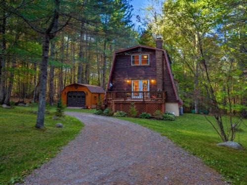 Jay Ski Chalet | Evergreen Lodge, Hot Tub Retreat Near Lake Placid and White Face