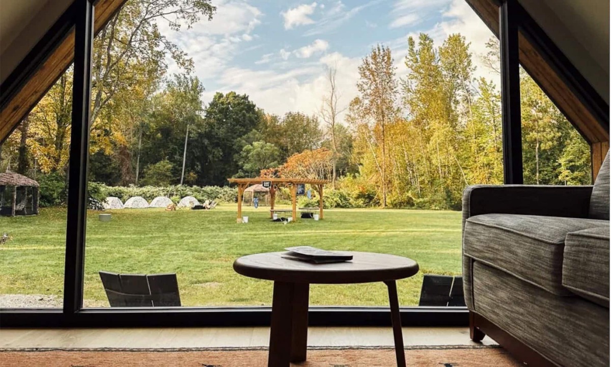 Stowe Area Hotel | Everything You Need For The Perfect Vacation! Outdoor Pool, Pet-Friendly!