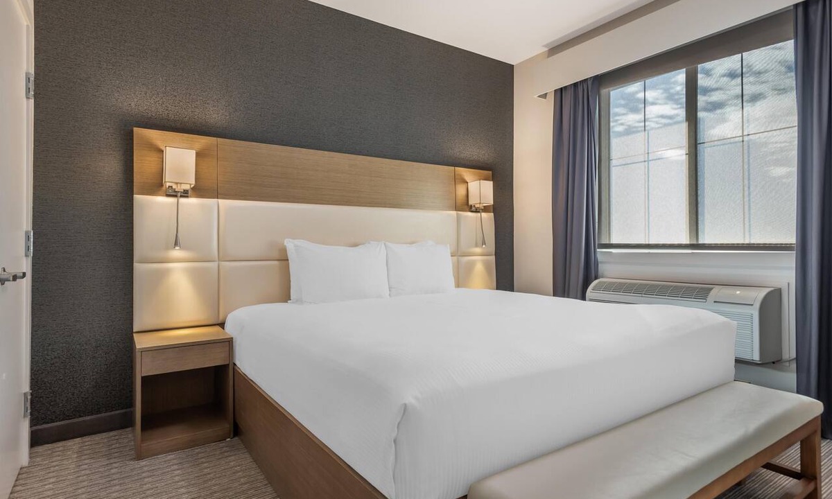 Calgary Hotel | Executive Residency by Best Western Calgary City View North