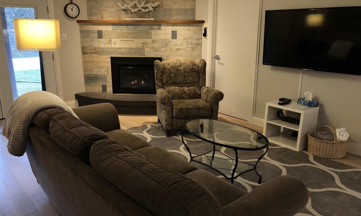 Guelph/Eramosa Apartment | Executives! Luxury furnished 2-bed apartment seen on HGTV - Close to Everything!