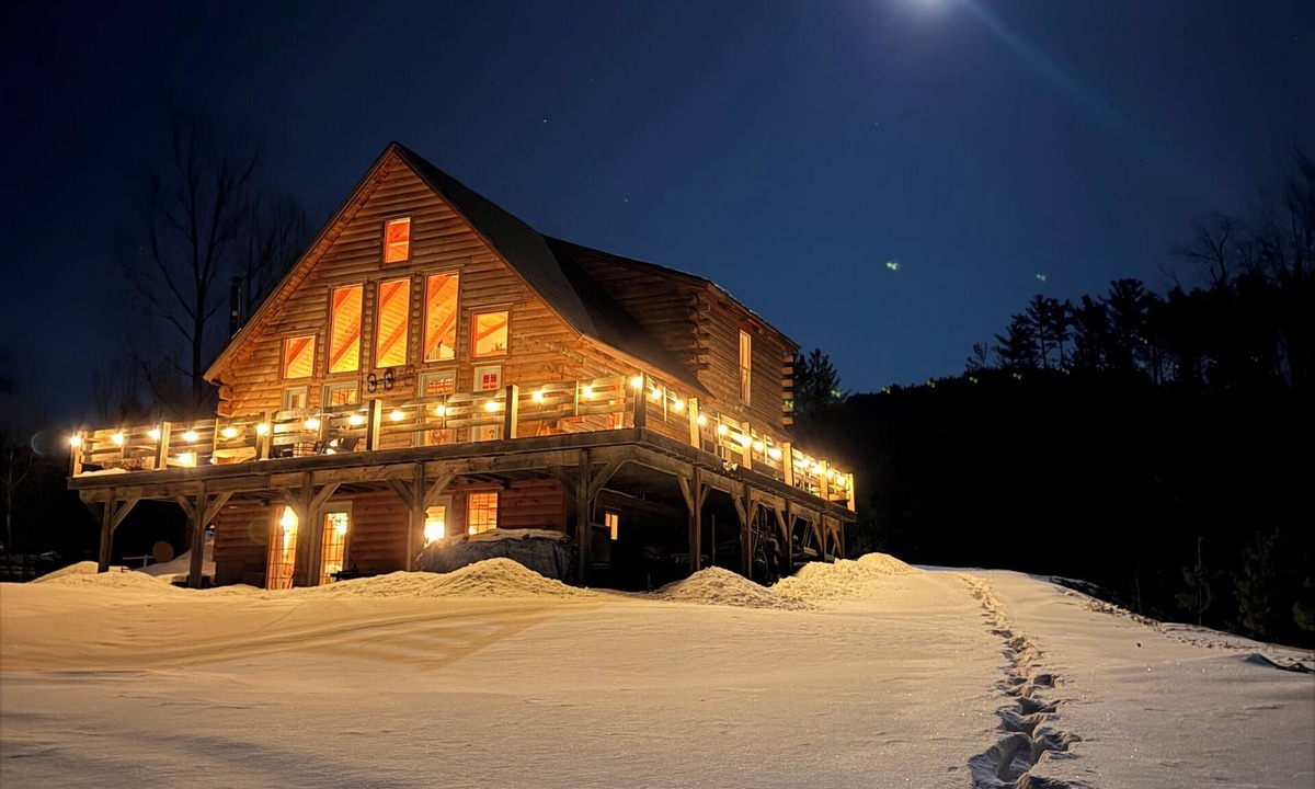 Milton Ski Chalet | Experience Bethel charm near Sunday River