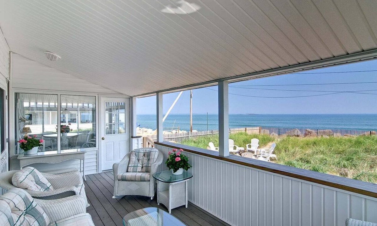 Camp Ellis House | Experience ocean views in the spacious 6-bedroom Boathouse in Ferry Beach, Saco, ME.