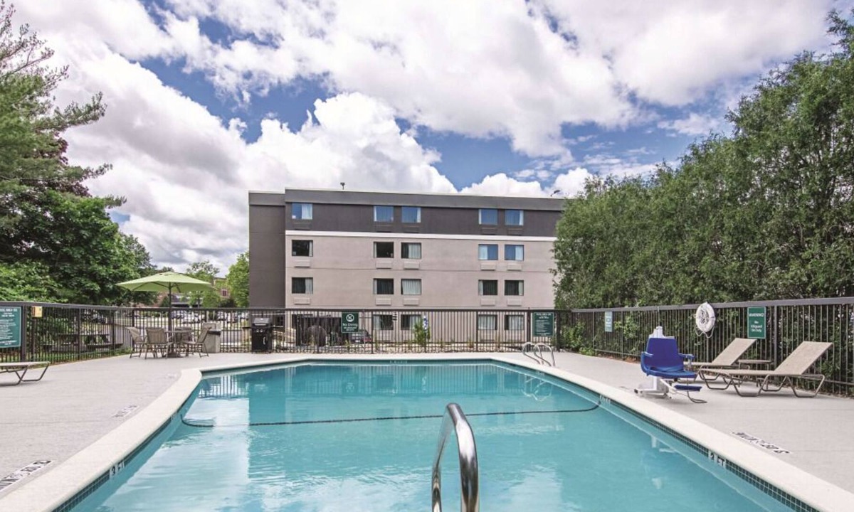 Portland House | Explore Enchanting Views of Portland! 2 Modern Hotel Units, Free Breakfast