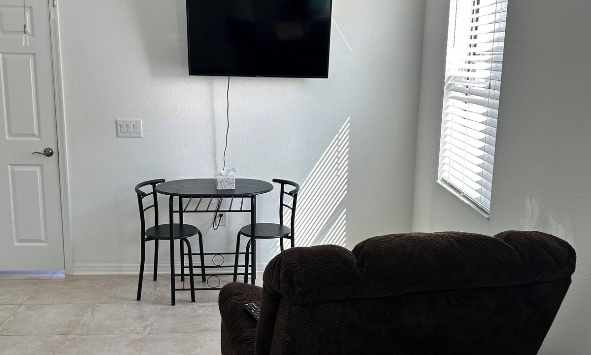 Lutz Apartment | Extra Large studio with Pool, Gym, Queen bed, huge walk in shower.