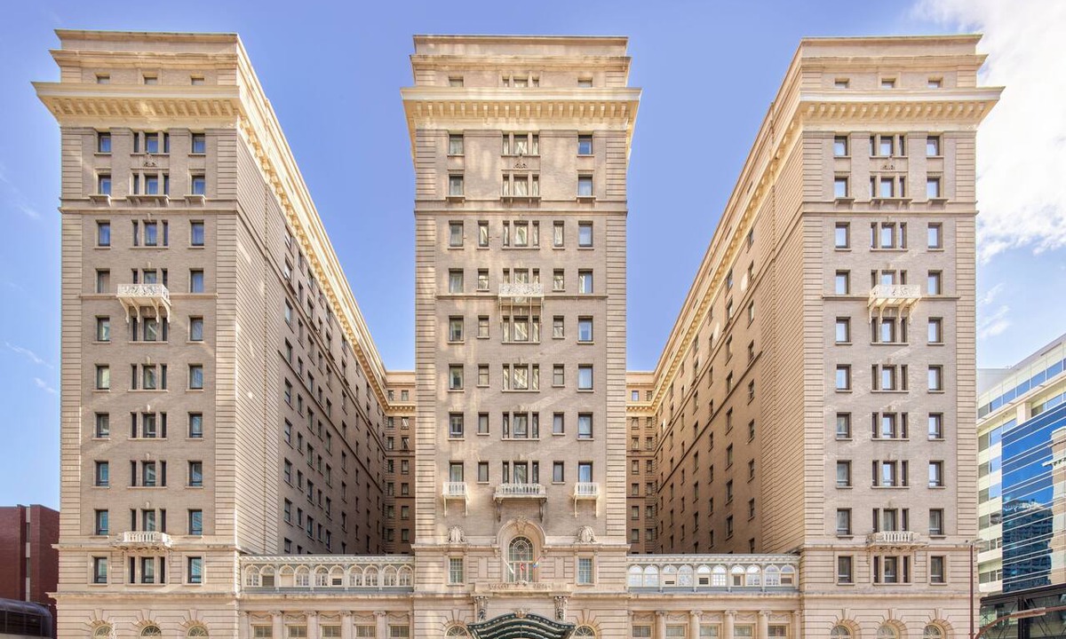 Downtown Calgary Hotel | Fairmont Palliser