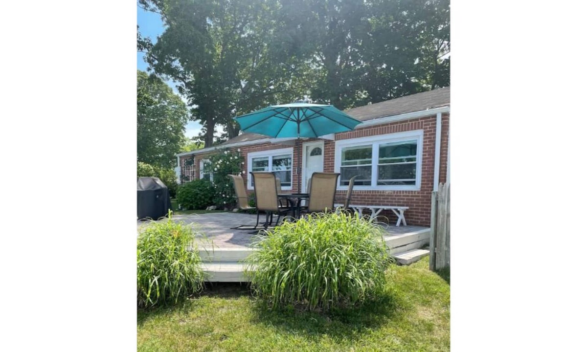 Niantic Cottage | Fairwinds.