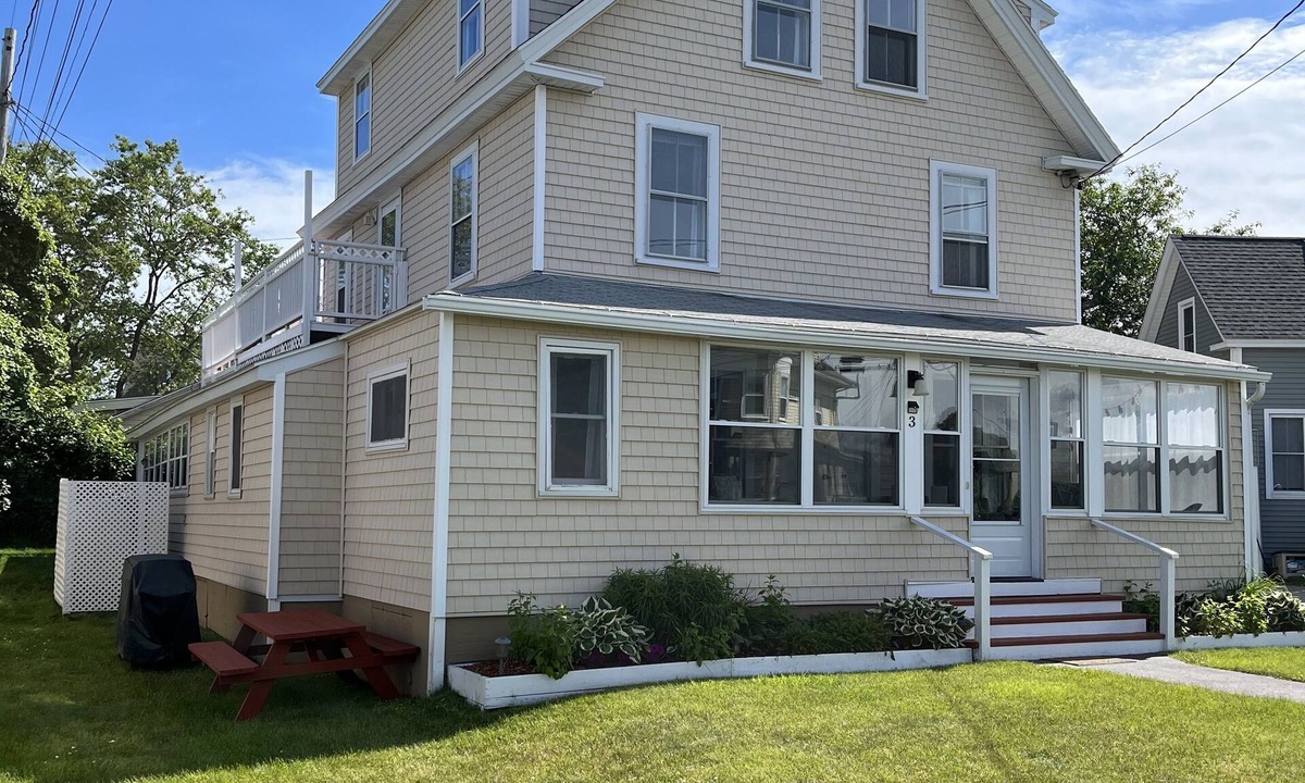 York Beach House | Fall Weekend Specials 2022 - Short Sands OCEAN VIEW & close to Long Sands