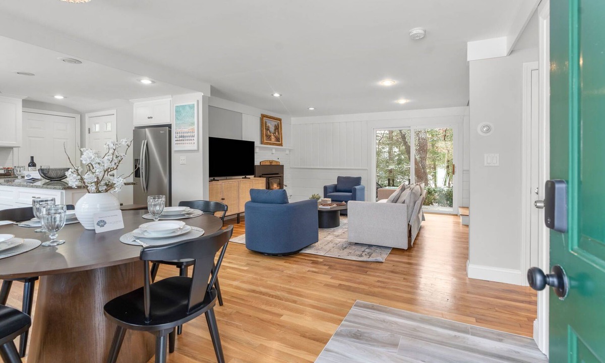 East Falmouth House | Falmouth Family Home: Beach, Fire Pit & Games!