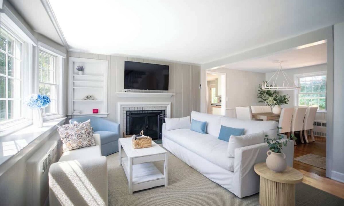 Norwalk House | Family Cottage with 4 King Beds and Fire Pit, Norwalk/Westport Border