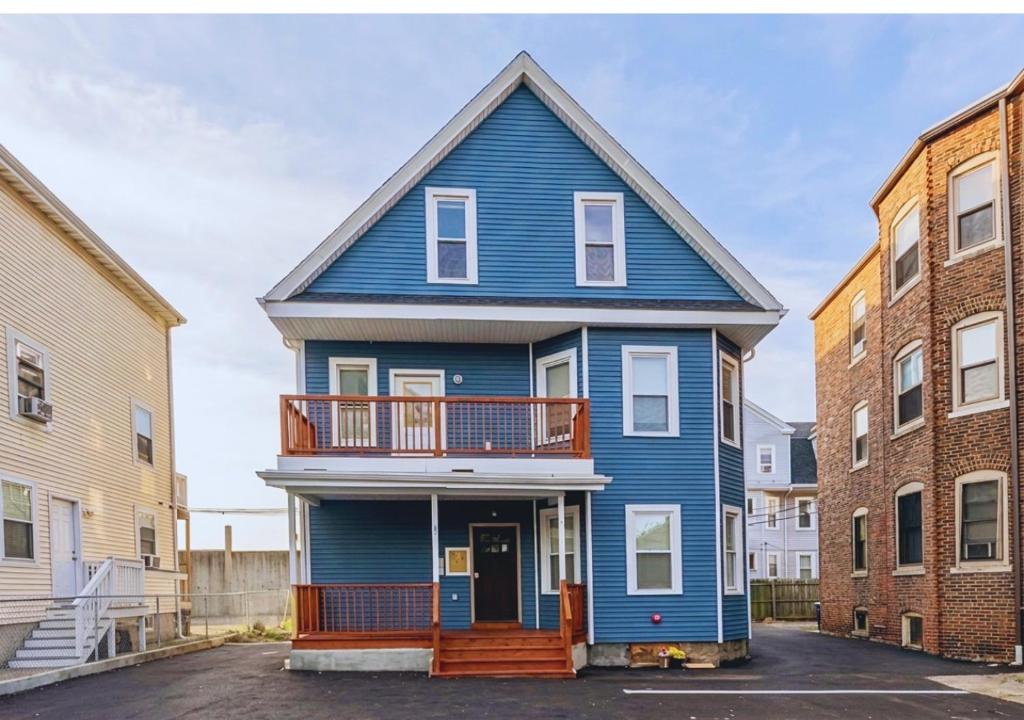 Dudley - Brunswick King Apartment | Family-Friendly 4BR Boston Stay Near Franklin Park, Free Parking, Near MTBA 233-3
