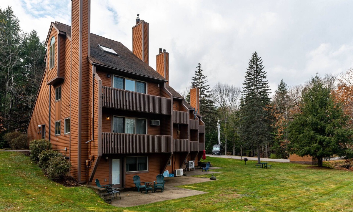 Jackson Condo | Family-friendly condo with amenities minutes from StoryLand & ski mountains!