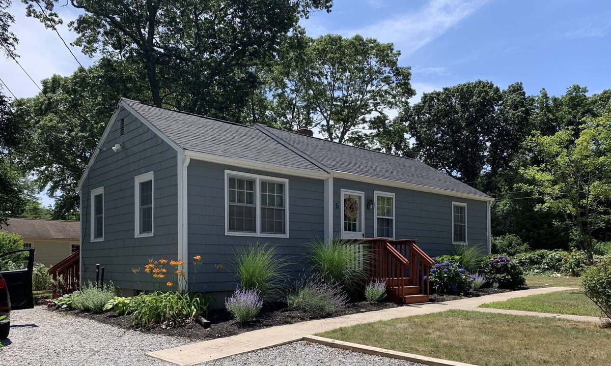 Westbrook House | Family-friendly Cottage by the Shore