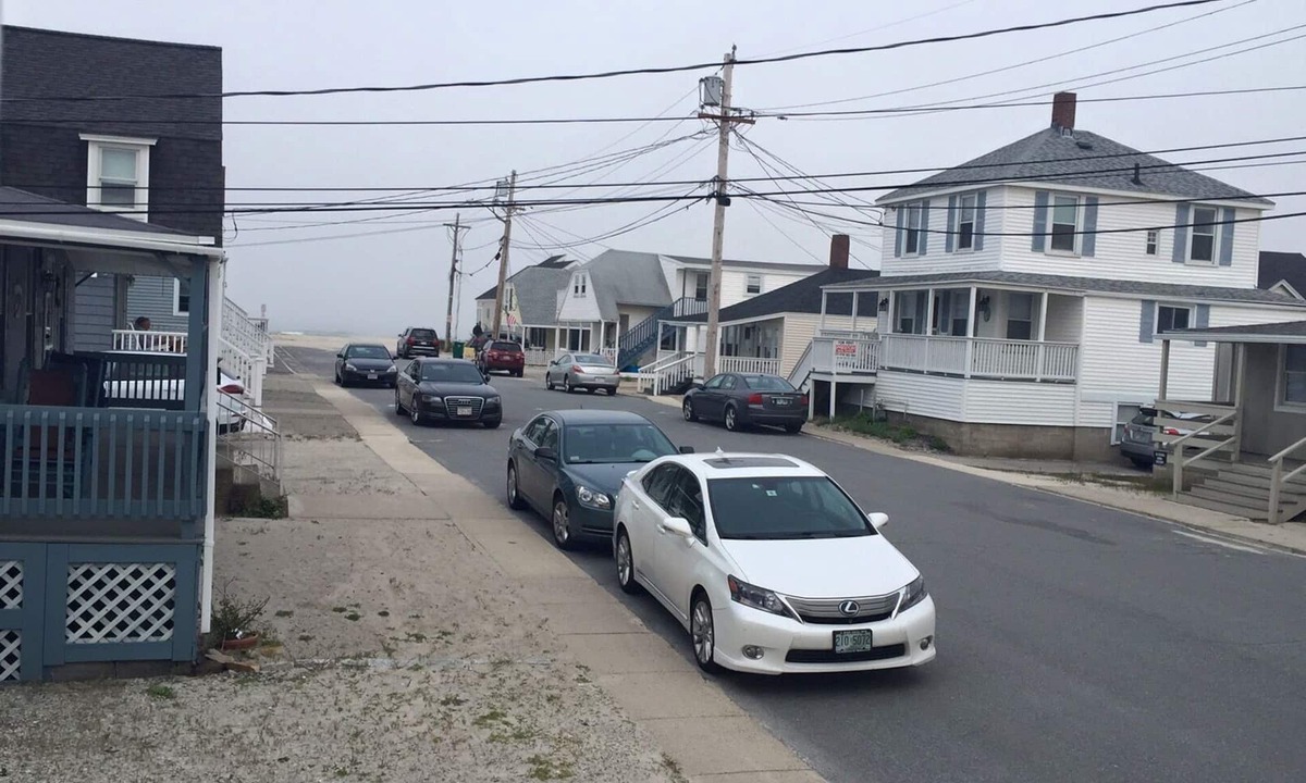Hampton Cottage | Family friendly cottage steps from the beach. Saturday to Saturday 6/15-9/1