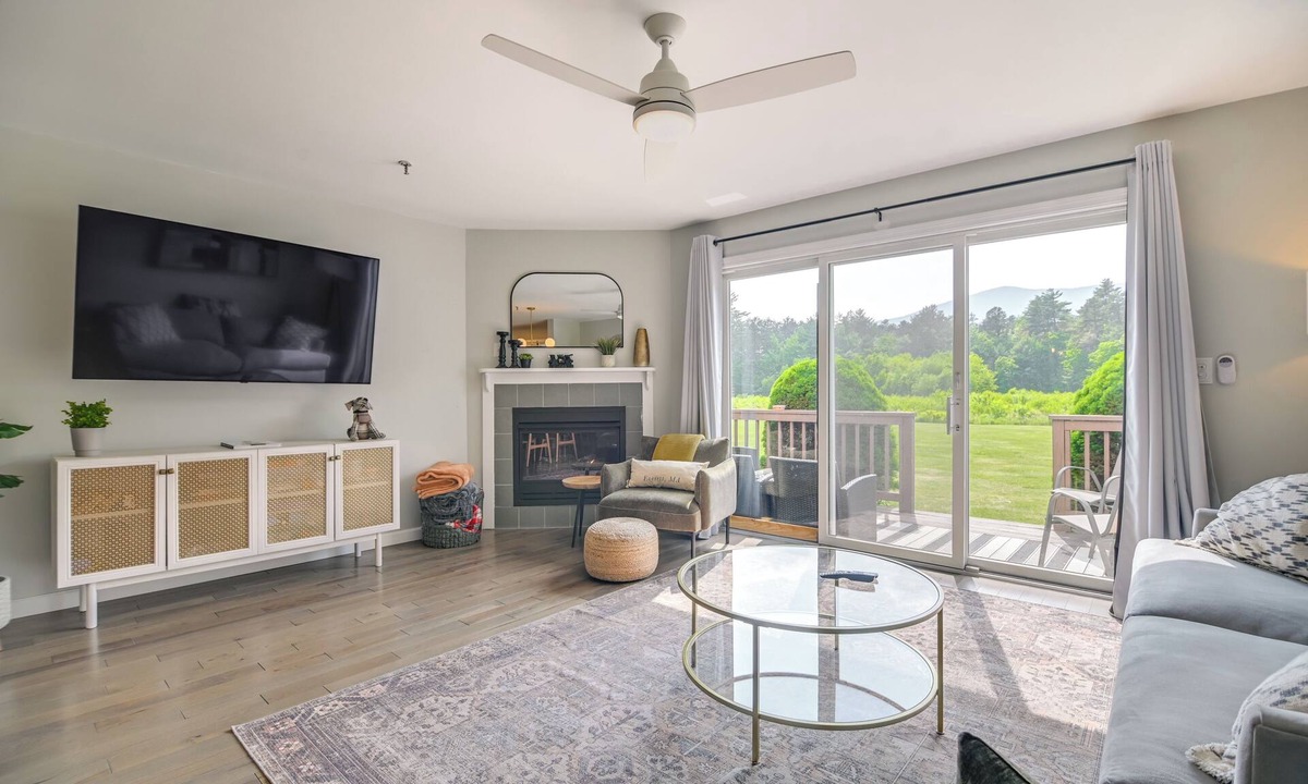 North Conway House | Family-Friendly Gem w/Heated Pool near Storyland!