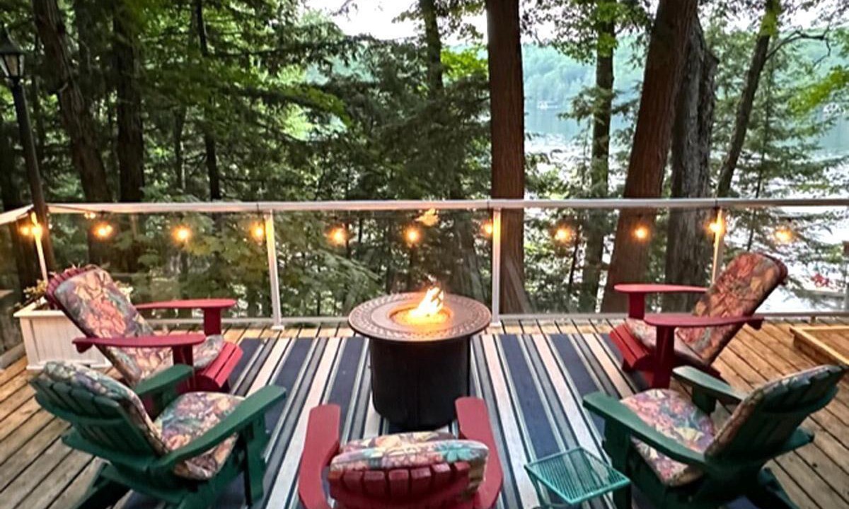 Seguin Cottage | Family Friendly Getaway in Sucker Bay on Lake Rosseau! Sleeps 8!
