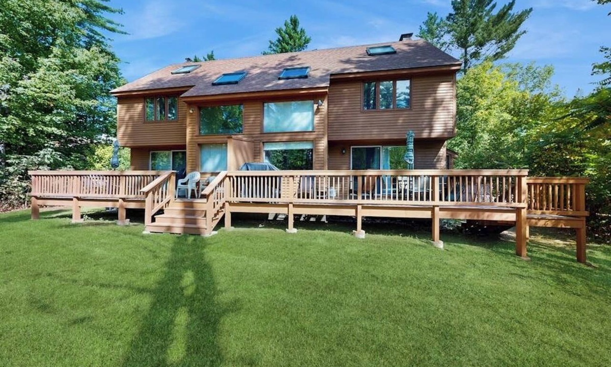 Intervale House | Family-Friendly Home close to local attractions: AC & Shared Pool/Tennis Courts