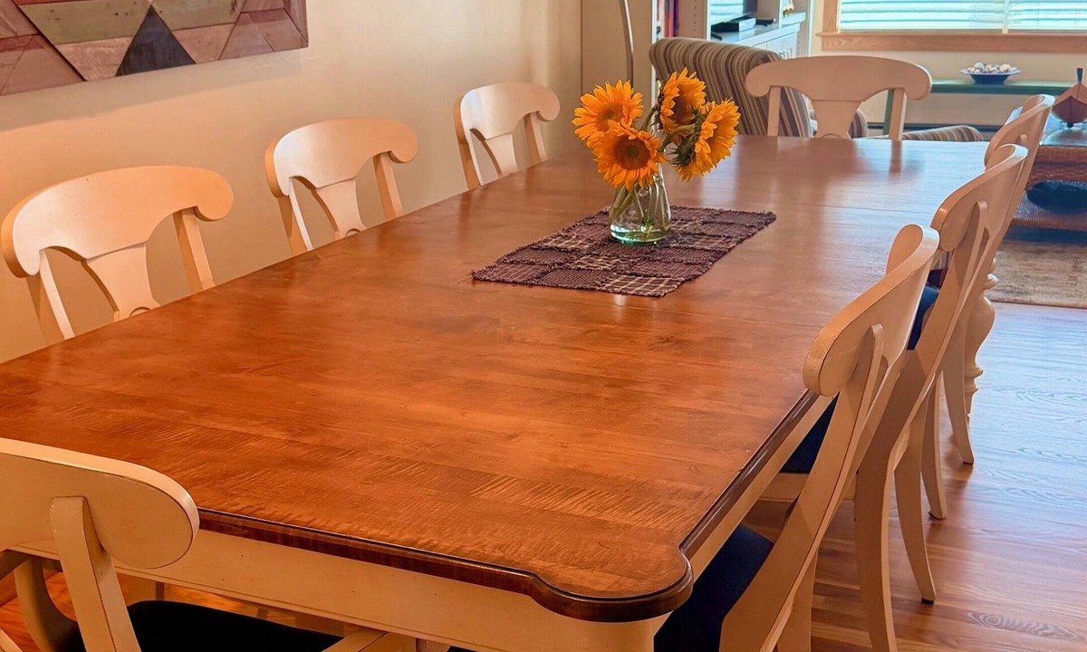 York Beach House | Family Friendly Modern Townhouse