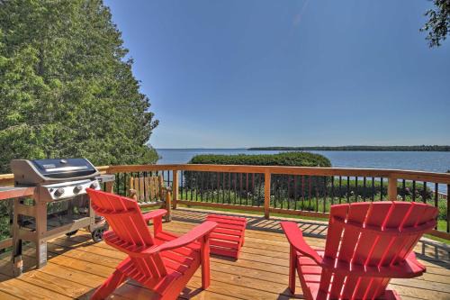 Plattsburgh House | Family Lakehouse w/Deck + Beach on Lake Champlain