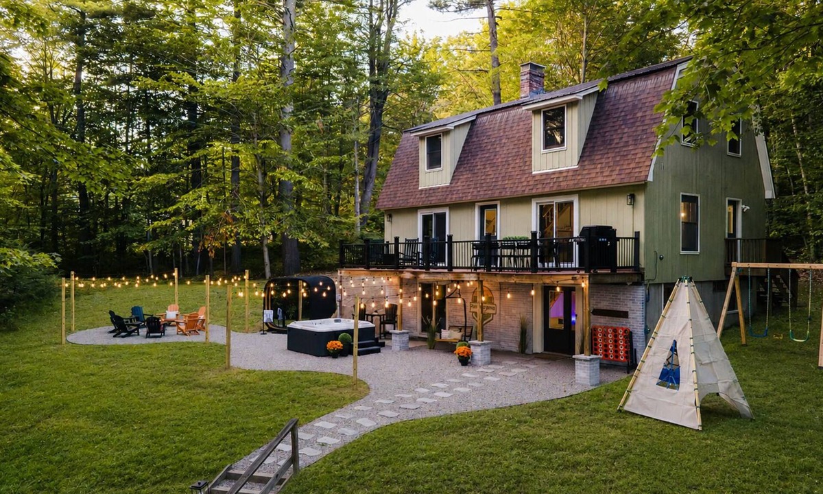 Intervale House | Family Retreat Sauna Hot Tub Games Peloton