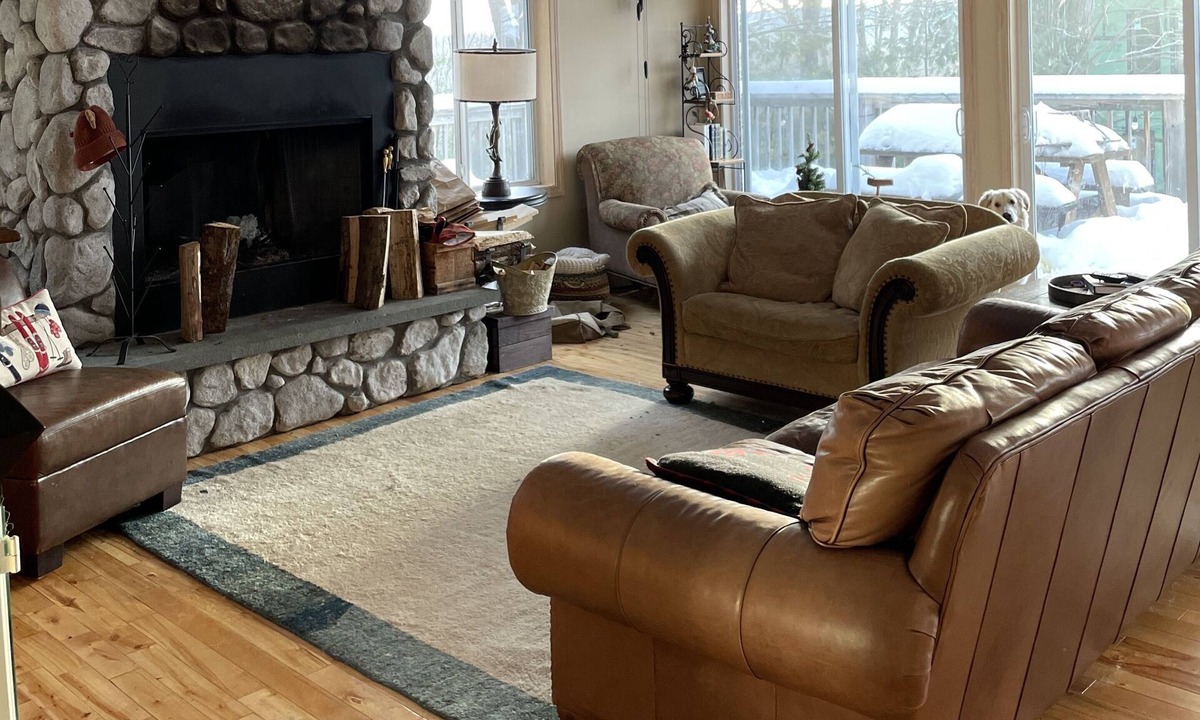 Bridgton Cabin | Family Vacation Home on Pleasant Mountain; walk to Ski Trails!