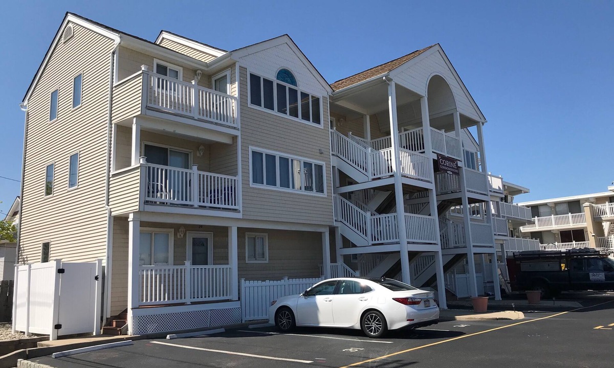 Seaside Heights Condo | Fantastic 2-bedroom condo 1 block from the beach