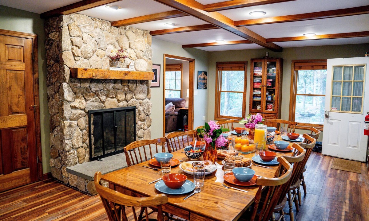Farmington Cabin | Fantastic 4-Season Home @ Baxter Lake - Sleeps 8