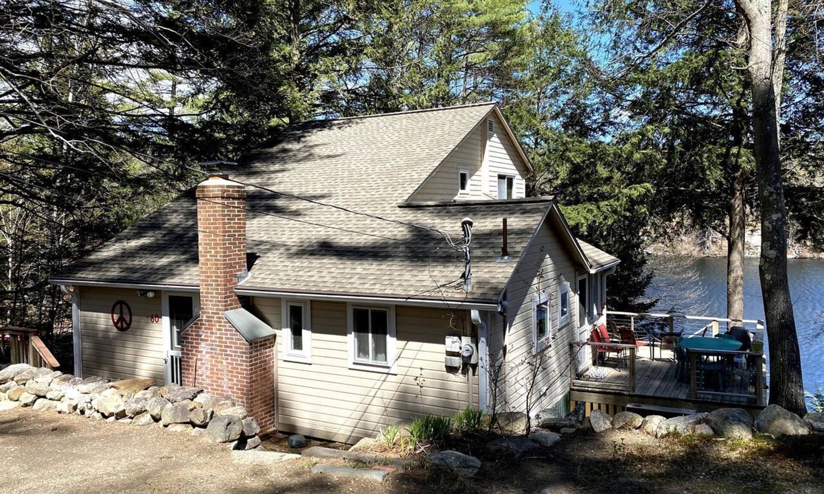 New Hampton Cottage | Fantastic Cottage with Stunning Views and Lake Access in Holderness, New Hampshire