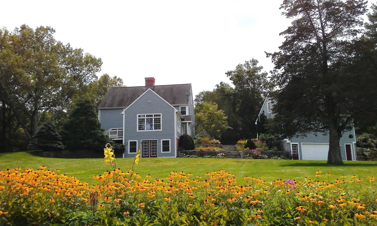 Lebanon House | Farm stay for rural living and animal lovers