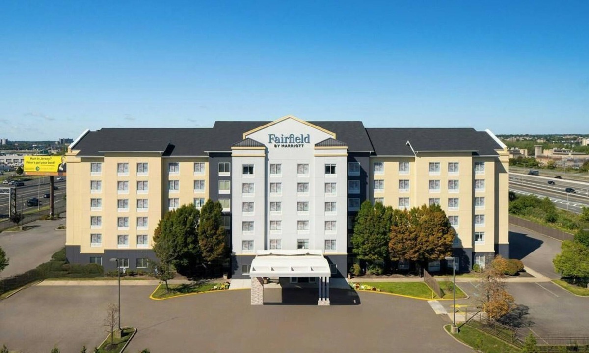 Newark Hotel | MAJOR INTERNATIONAL SPORTING EVENT Special - Comfortable hotel room in close proximity to Metlife Stadium