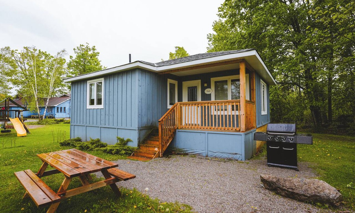 Bobcaygeon Cottage | Finch Cottage - 2-Bedrooms - Family Friendly