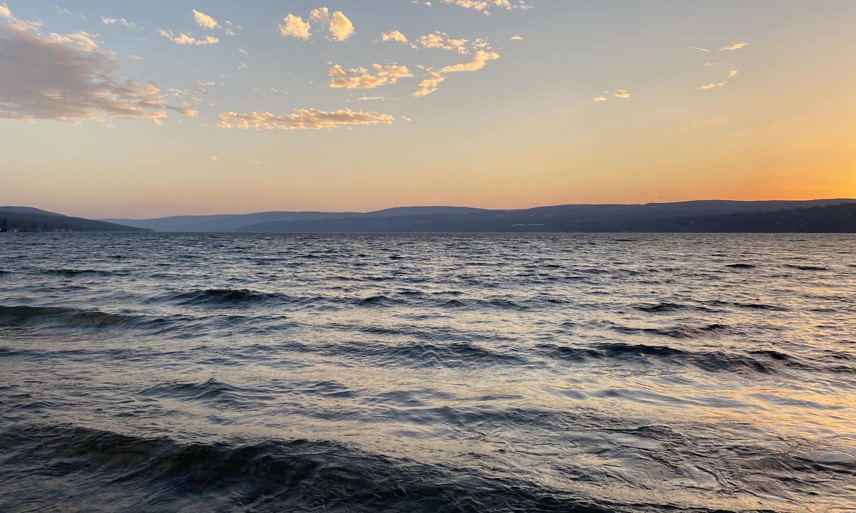 Canandaigua Cottage | FLX Guest House: Canandaigua Lakefront Scandi Style Cottage