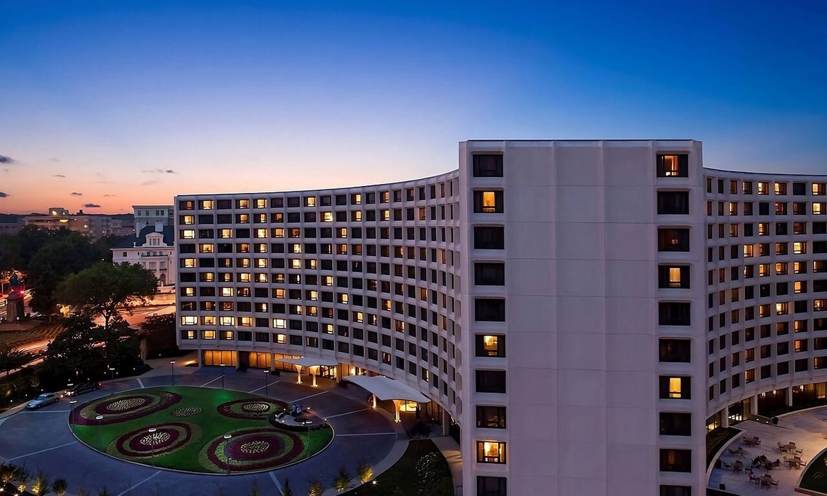 Dupont Circle Hotel | Four Family Friendly Units w/Pool Access Near Dupont Circle and Adams Morgan
