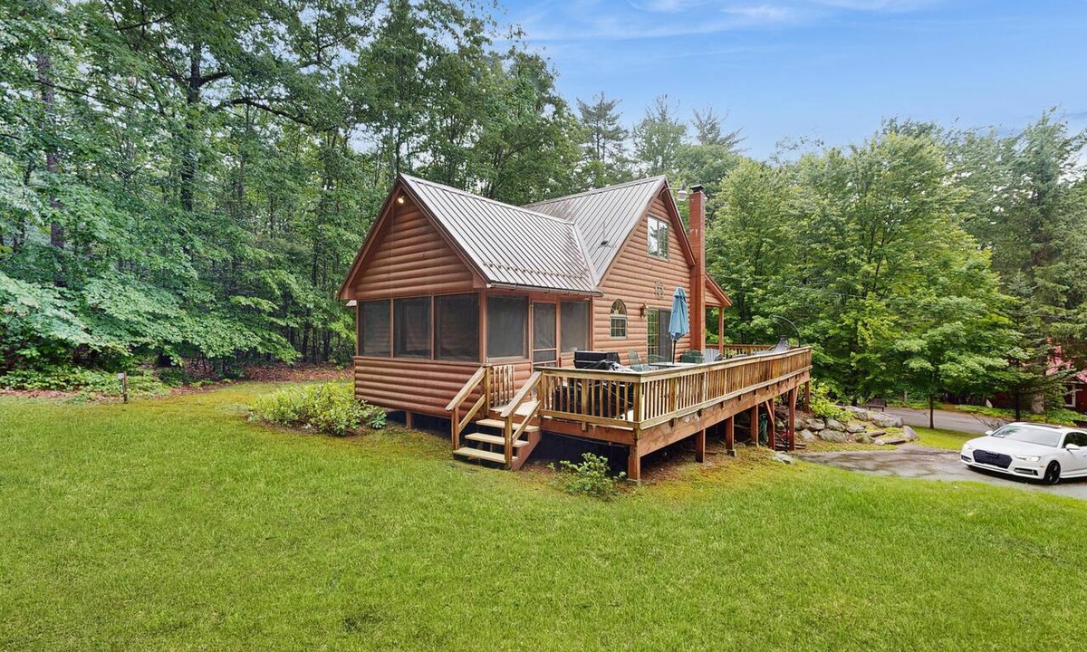 Bridgton Cabin | Four Season Maine Cabin: Walk to Lake & Mooring; close to ski