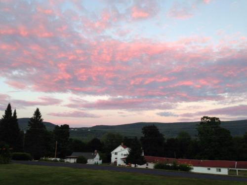 Manchester Center Hotel | Four Winds Country Motel