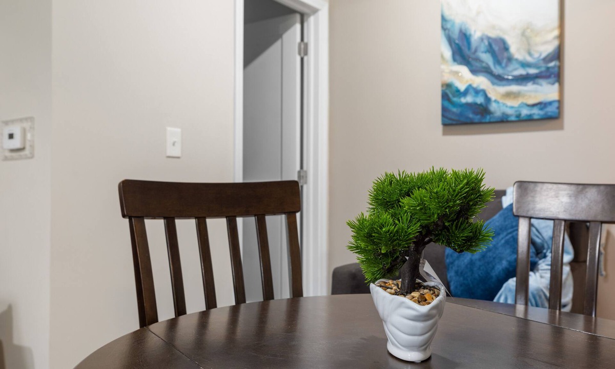 Utica Apartment | Free Parking, Laundry, Wi-Fi, 6 Min WYNN Hosp/Nexus Center, Downtown Utica NY1