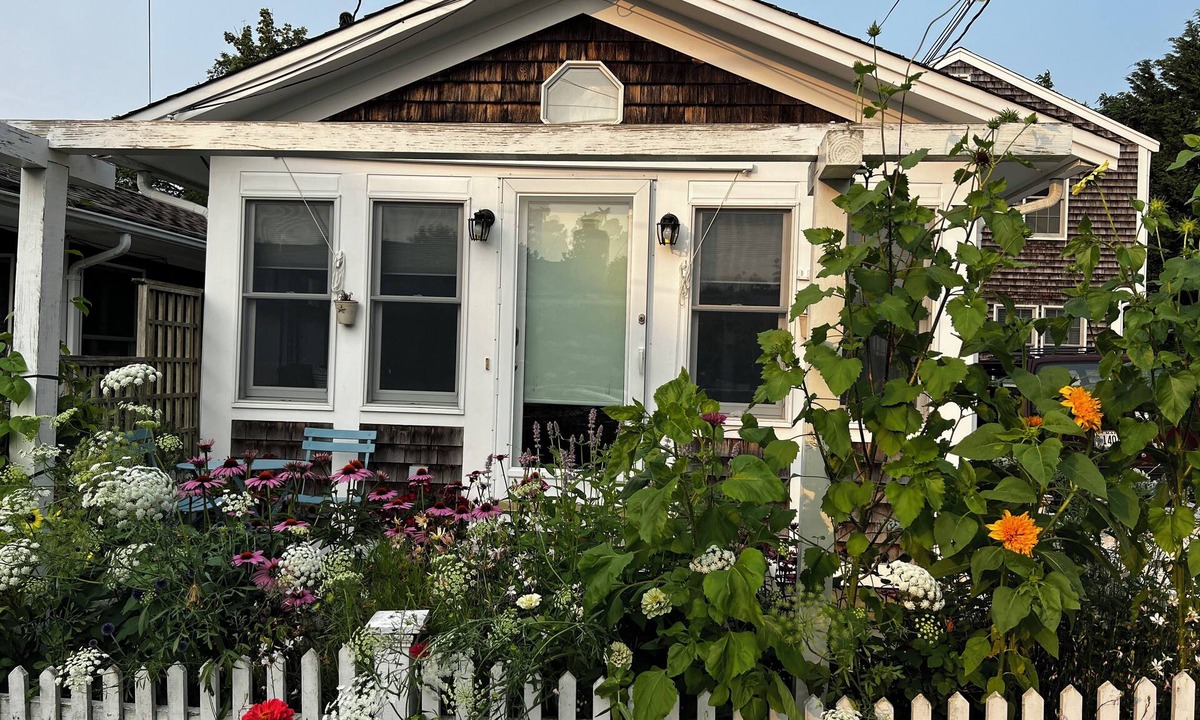 Provincetown Cottage | Free standing 1940s Artists Cottage East End near Commercial St. Parking! A/C!
