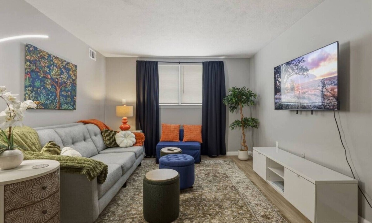 Corning Apartment | Fresh Corning Flat | Near CMOG/Gaffer, Pet OK