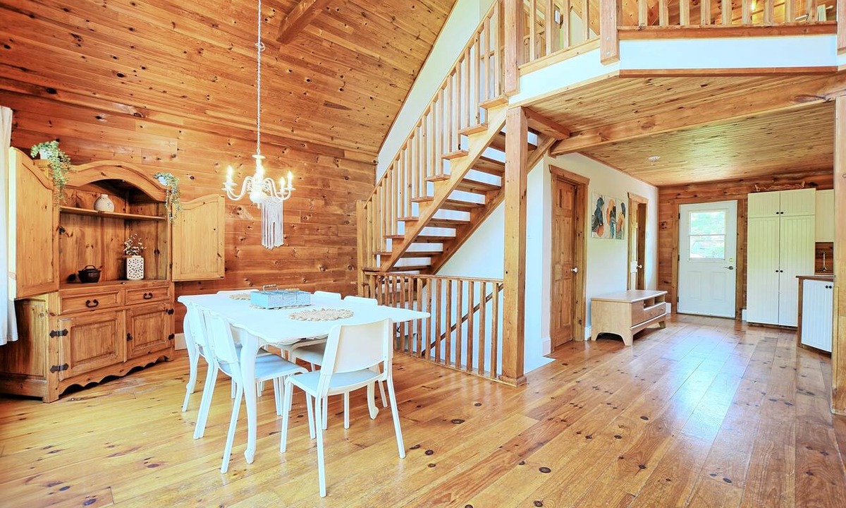 Wakefield House | Full Guest Suite
