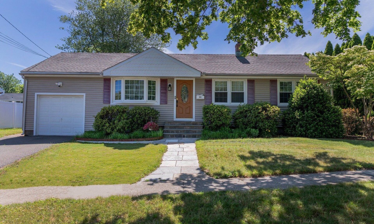 Stratford House | Fully Furnished Home in Stratford - 3 Bedrooms, Dedicated Office and Pool