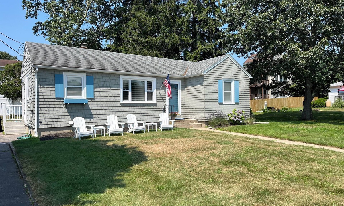 Westerly Cottage | Fully-renovated beach cottage next to golf and bike to beach and Watch Hill