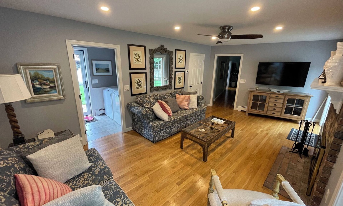 Osterville House | Fun & Sun in Osterville MA - Sleeps 10, Beach Pass