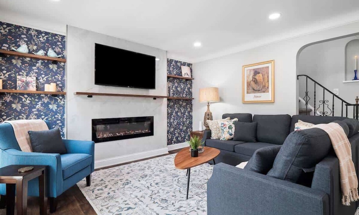 Cleveland Heights House | Game Room - Bar - Sleeps 9 - Near Cleveland