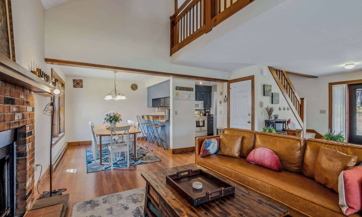 West Hartford Condo | Game Room Condo, Sugar Hill, Pet-Friendly